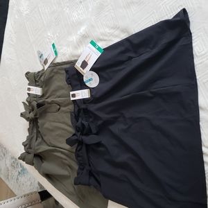 2 NWT XL Elastic Waist Belts Skirts with Pockets
